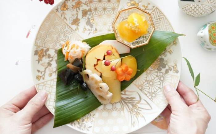 波佐見焼】金襴 古伊万里 7号皿（化粧箱入り）2枚セット【FOURGRACE