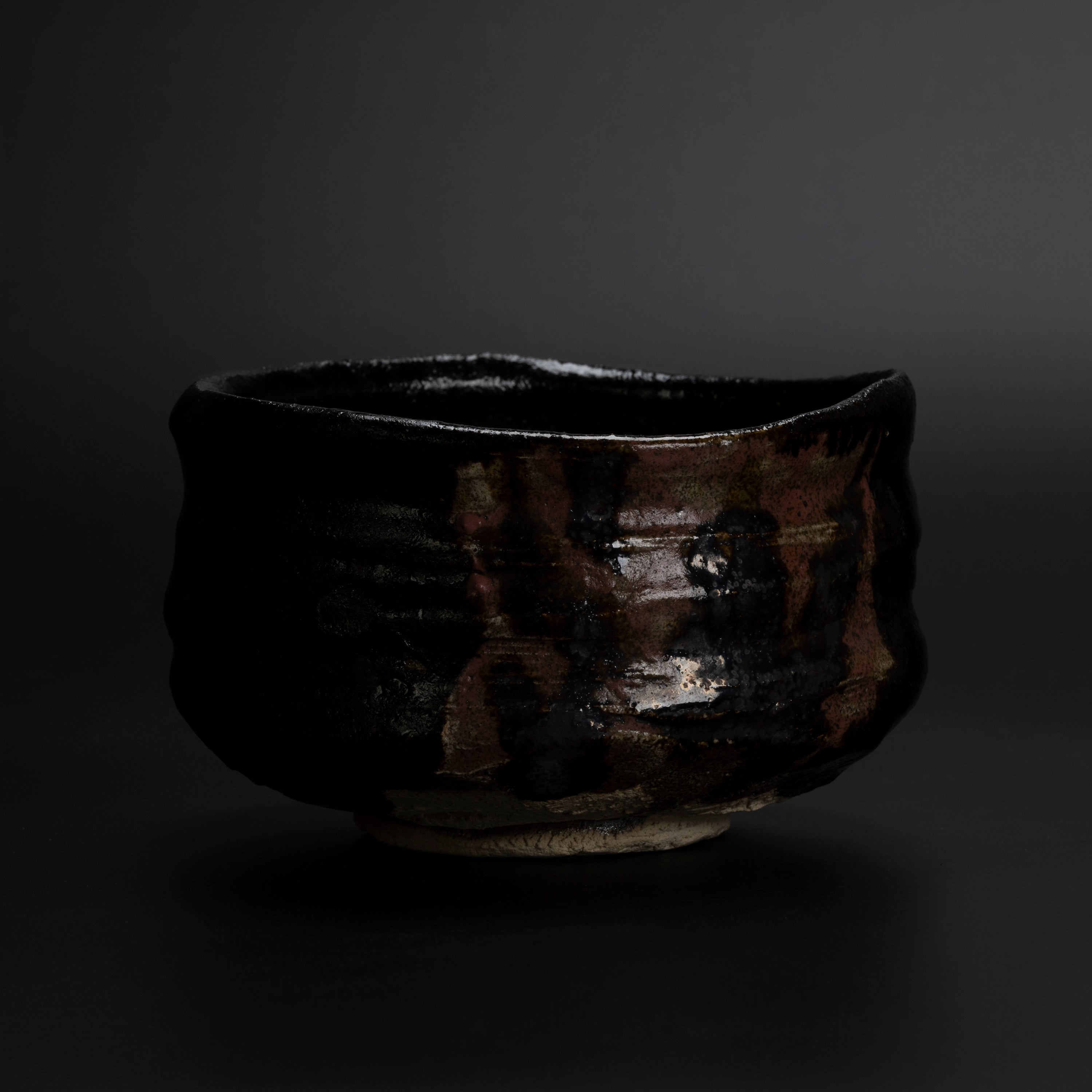 瀬戸黒茶盌 〜静寂と美を楽しむ至高の一杯〜