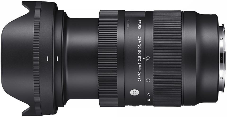 妥協のない高性能をコンパクトに持ち歩ける標準ズームレンズ「SIGMA 28