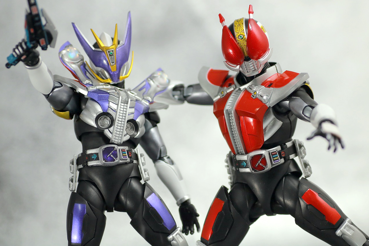 真骨彫 仮面ライダー電王 ソードフォーム/ガンフォーム Amazon.co.jp