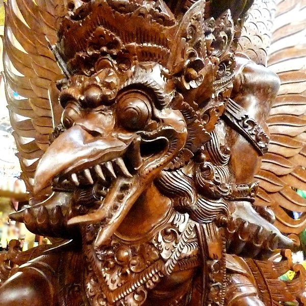 黒檀のガルーダの 木彫りの置物。 バリ島 インドネシア 木彫 ガルーダ