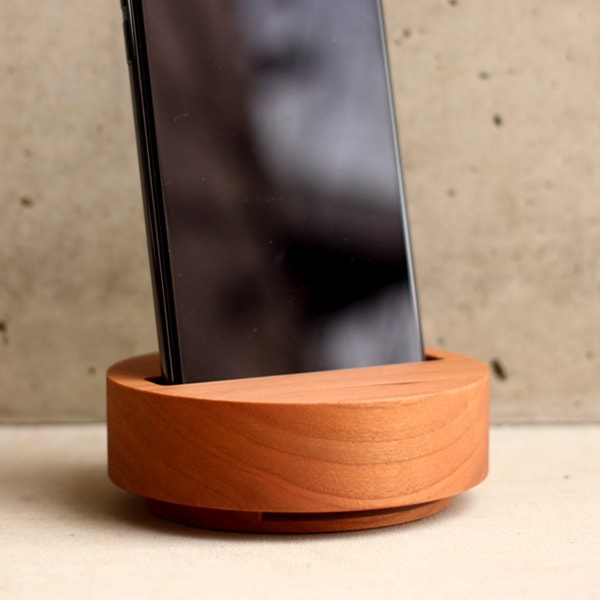 Wooden Speaker Drum」素材を活かしたシンプルな木製スピーカー