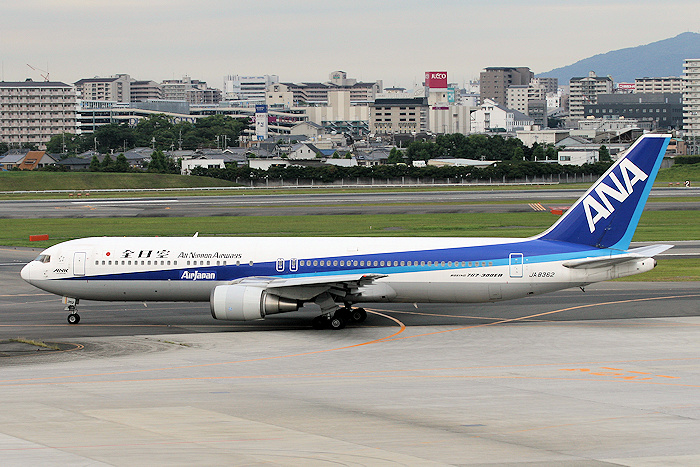 ANA（全日空） B767-300ER JA8362
