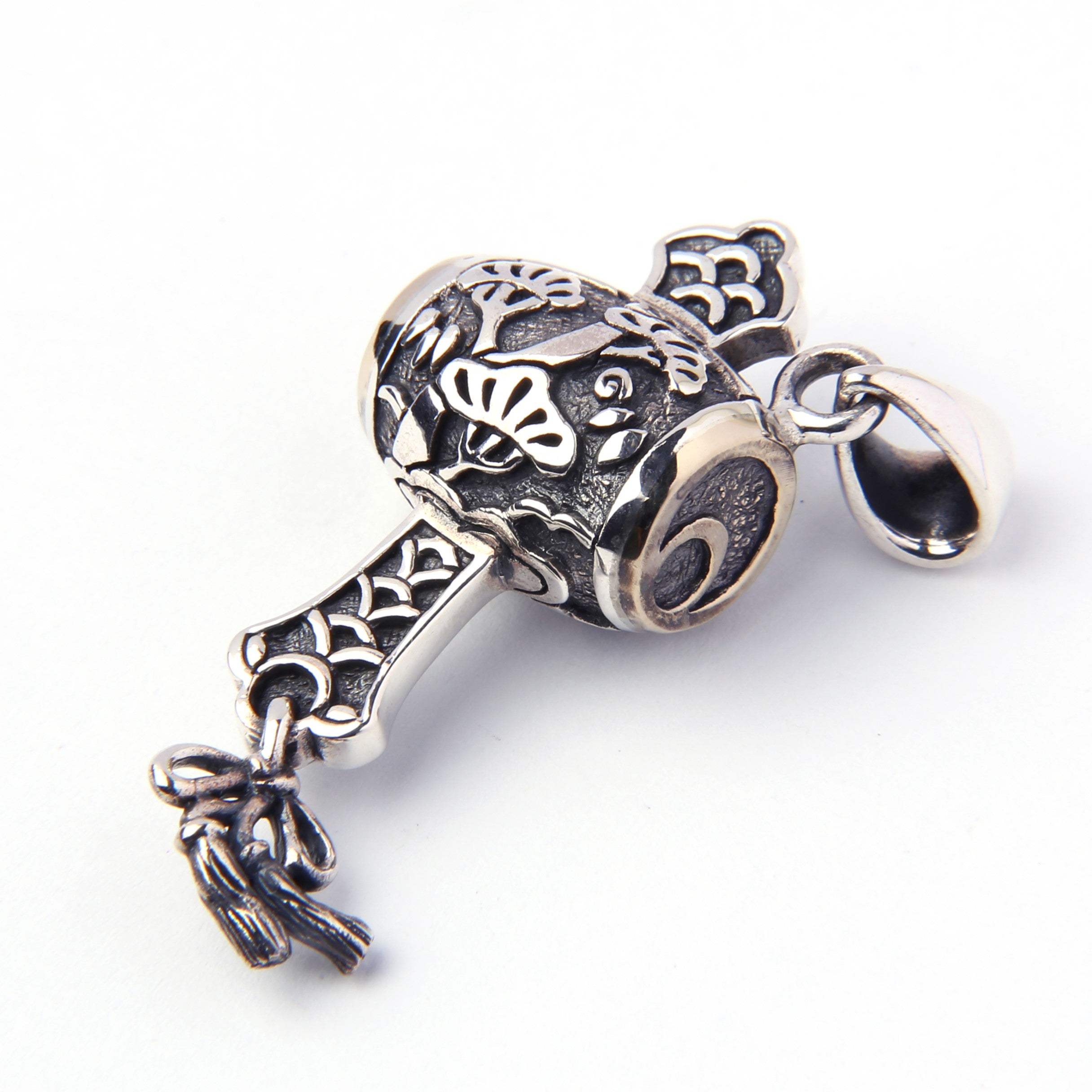 縁起の良い松の木 打出の小槌 シルバーペンダント – good vibrations