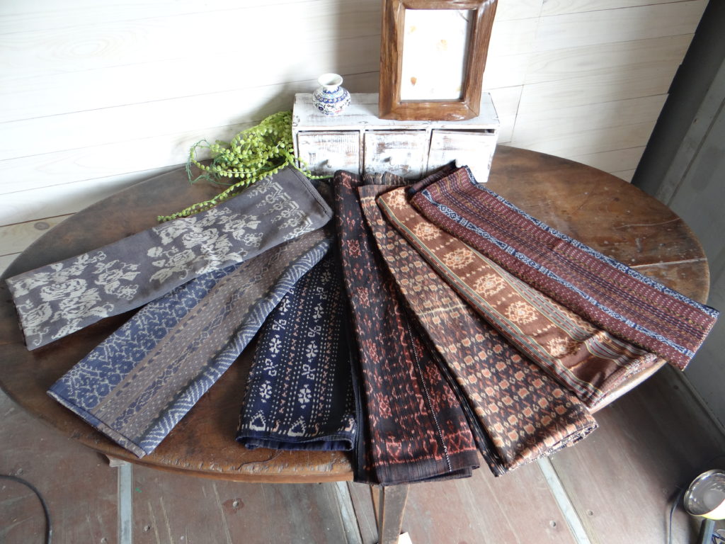 ボルネオ島（カリマンタン島）イバンダヤク族 イカット 手紡ぎ 古布