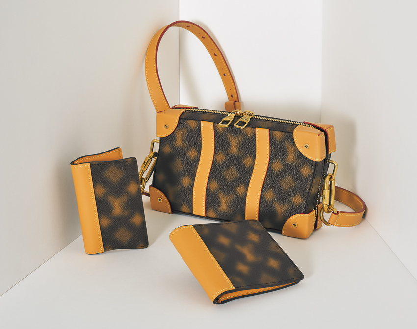 LOUIS VUITTON ルイ ヴィトン モノグラム ミュルティクレ ラバ コイン