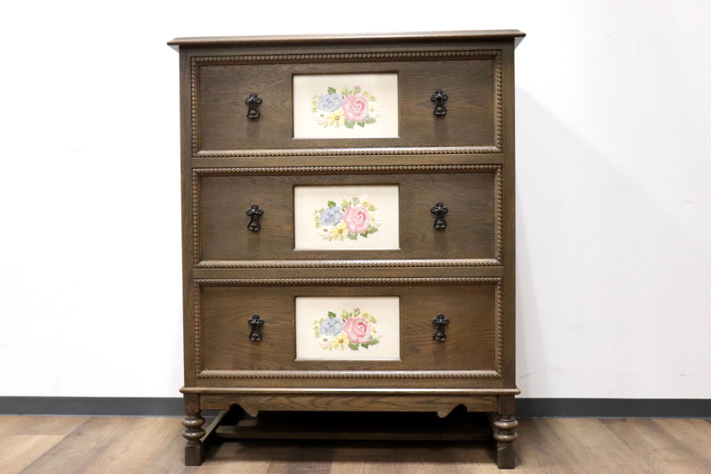 戸塚刺繍作品 木製花柄3段引き出し 【公式通販】