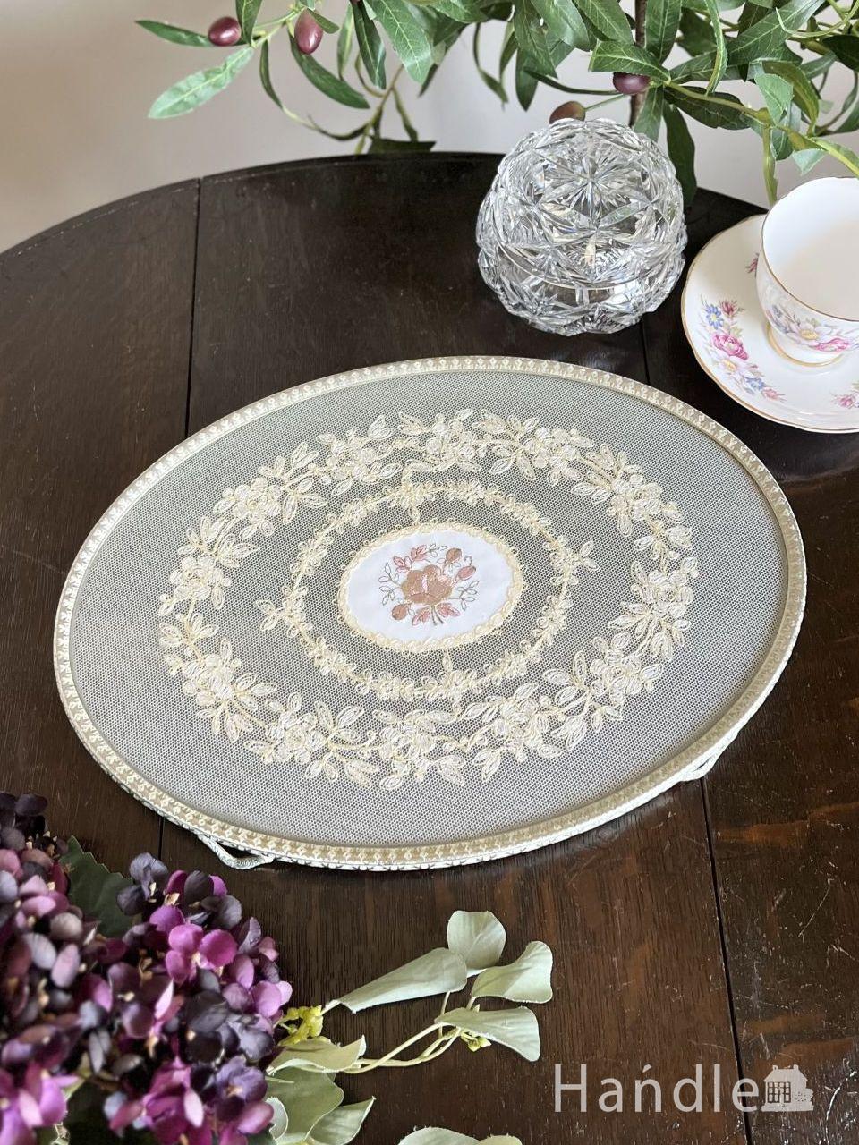 アンティーク ポワンドパリ 舞う1輪の薔薇のモチーフ センターフレーム