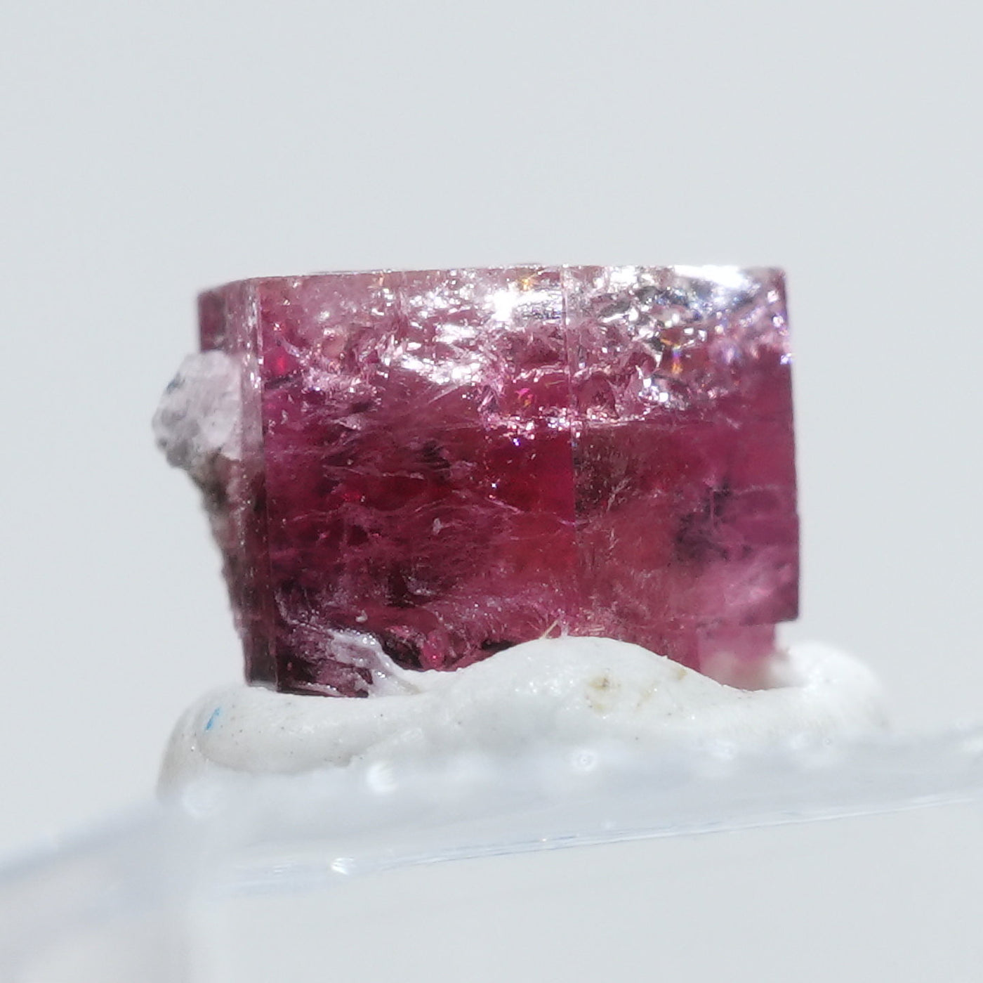 アメリカ ユタ州産 レッドベリル – 天然石ハッピーギフト