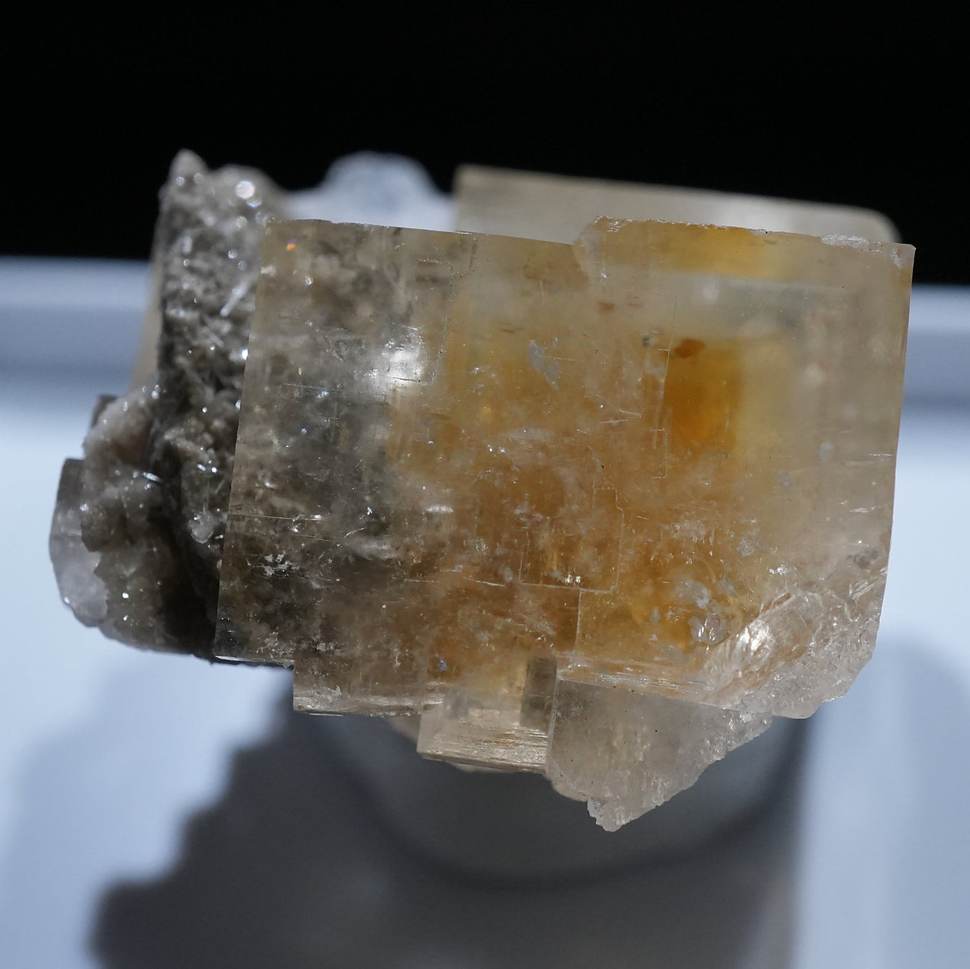 アメリカ・オハイオ州産 フローライト – 天然石ハッピーギフト