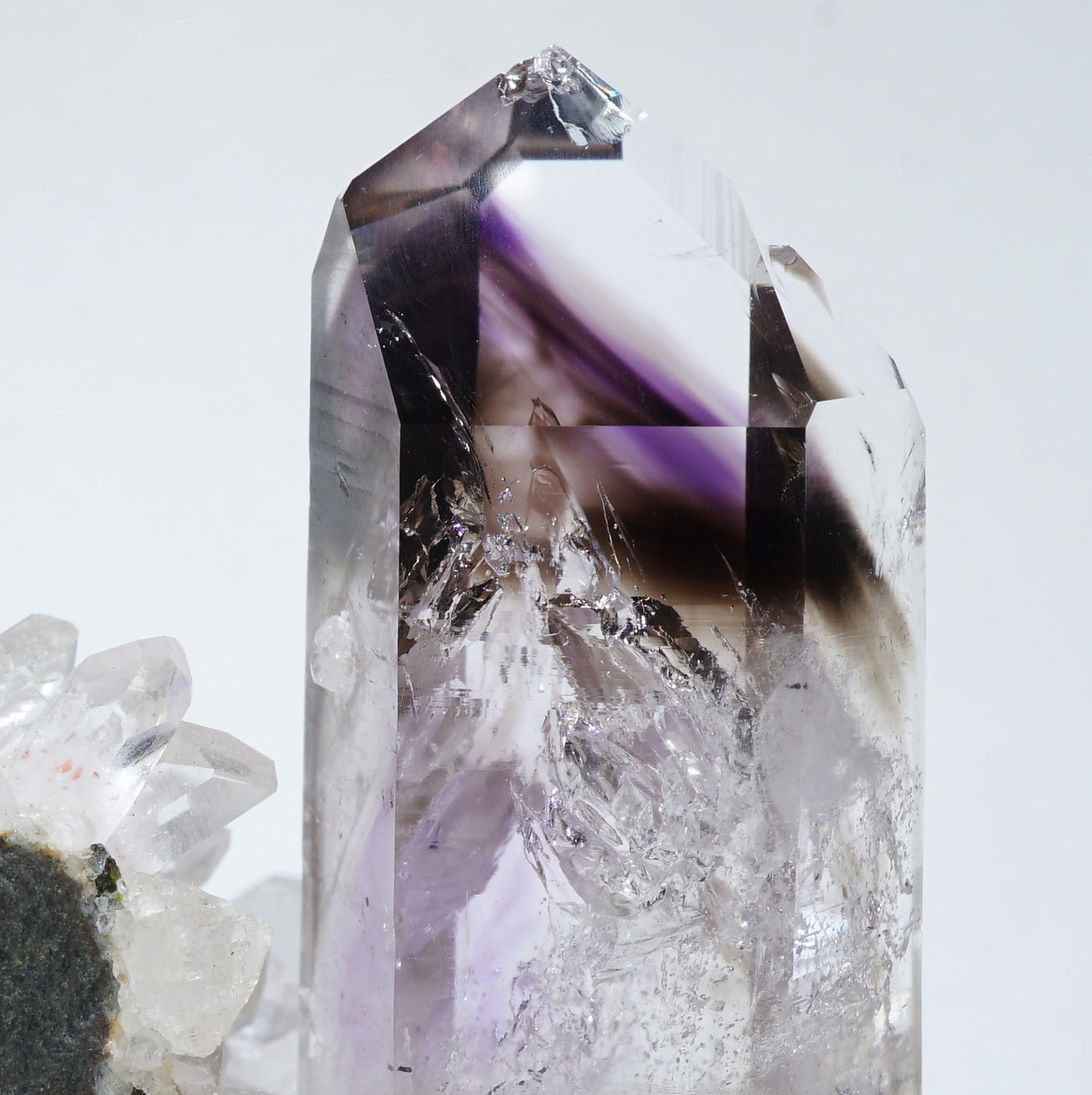 水入り》ナミビア・ブランドバーグ産 母岩付きアメシスト – 天然石