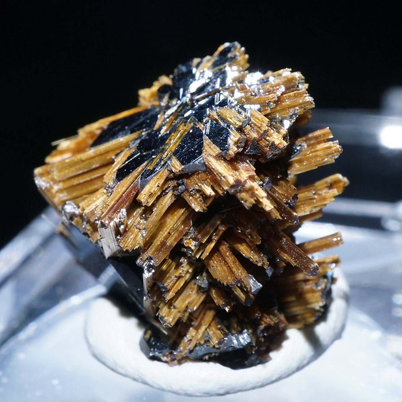 ブラジル産 ヘマタイト・ルチル – 天然石ハッピーギフト