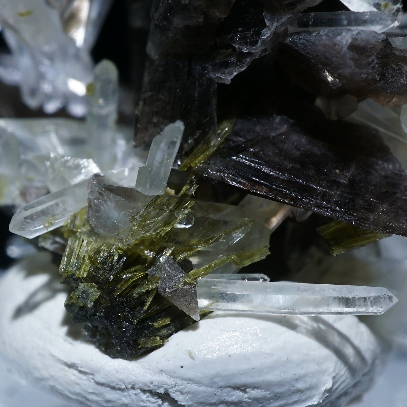 ペルー産 斧石Axinite(Mn)・Quartz・Epidote – 天然石ハッピーギフト