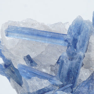 ブラジル産 蛍光カイヤナイト|ハッピーギフト – 天然石ハッピーギフト