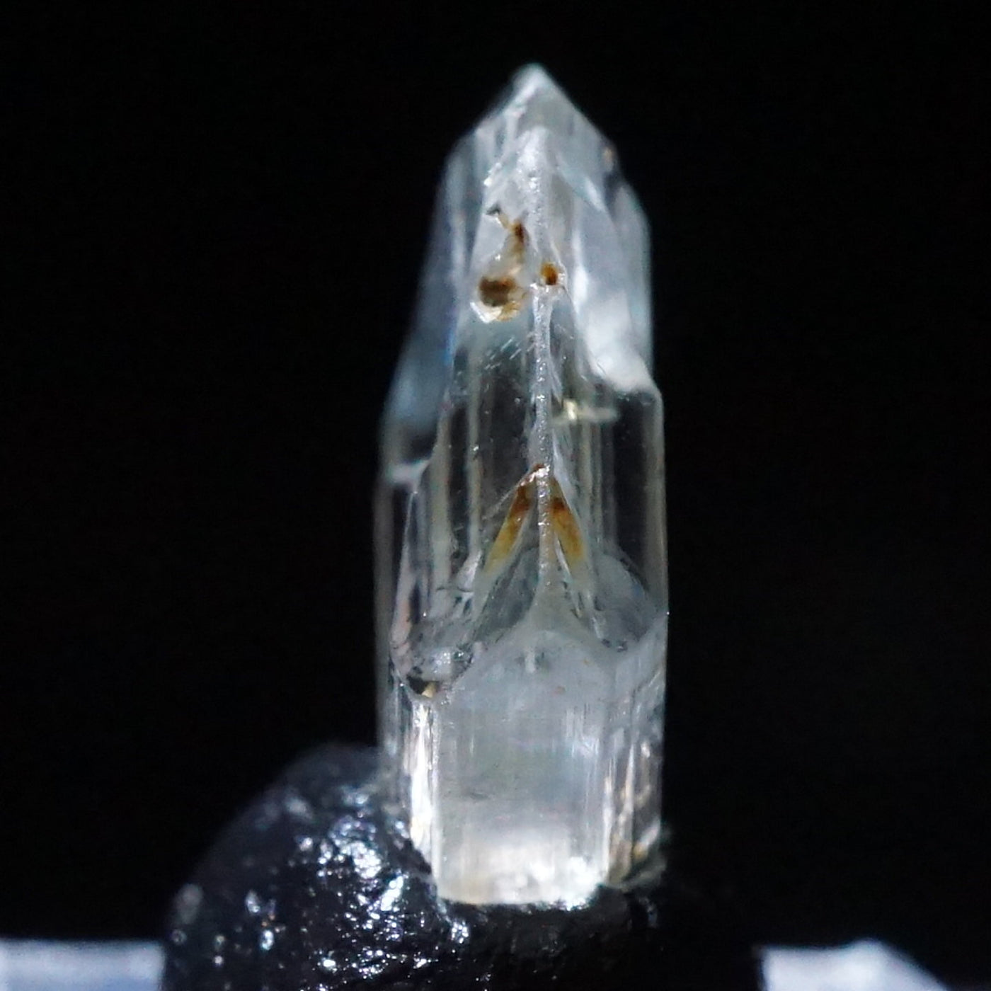 蛍光》スリランカ産 クリソベリル(カラーレス) – 天然石ハッピーギフト