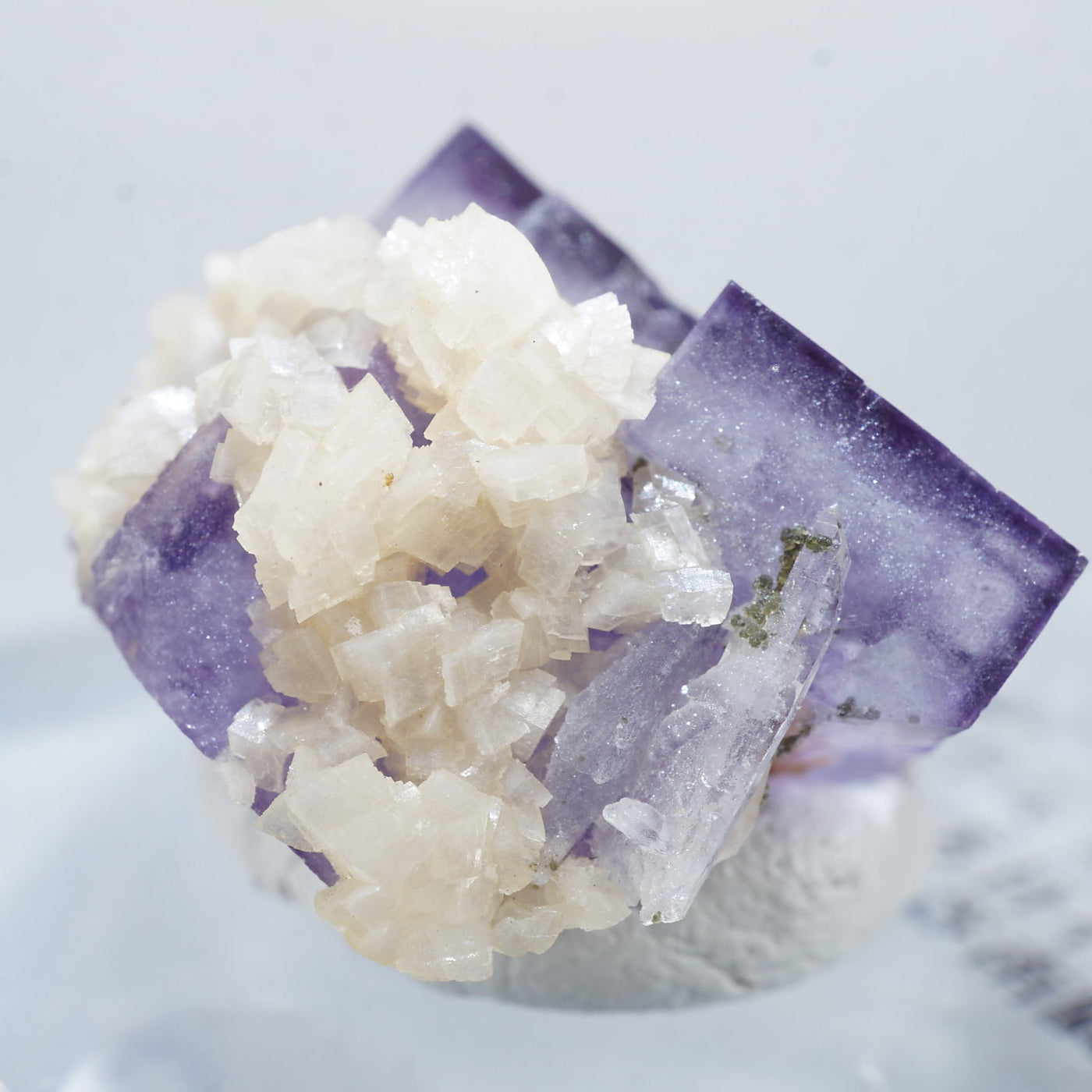 中国 ヤオガンシャン産 フローライト・ドロマイト – 天然石ハッピーギフト