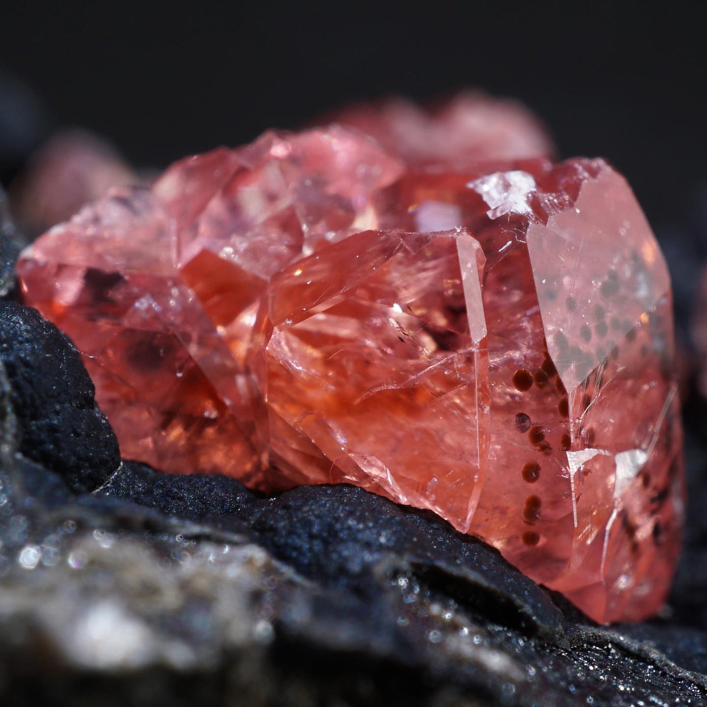 ロードクロサイト 母岩付き ペルー産 鉱石 鉱物 ミネラル 標本 原石 ②