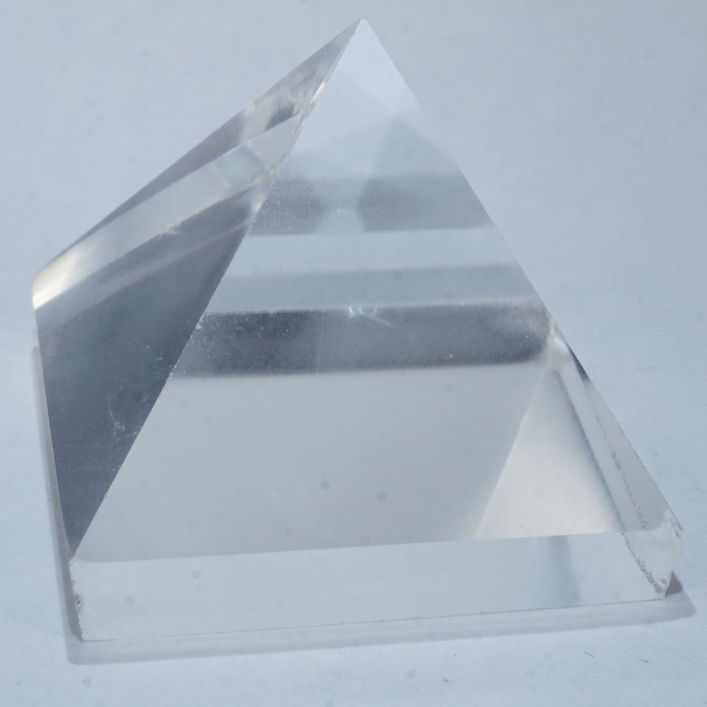 ピラミッド型水晶 – 天然石ハッピーギフト