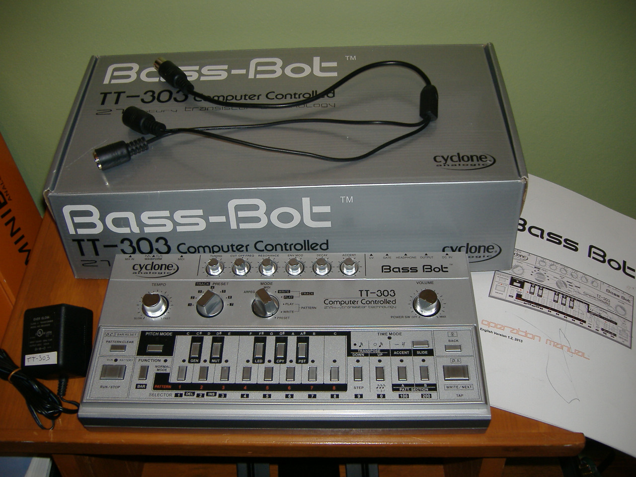 鍵盤楽器 Cyclone Bass-Bot TT-303 V1 TB-303 Cyclone TT-303 アナログ