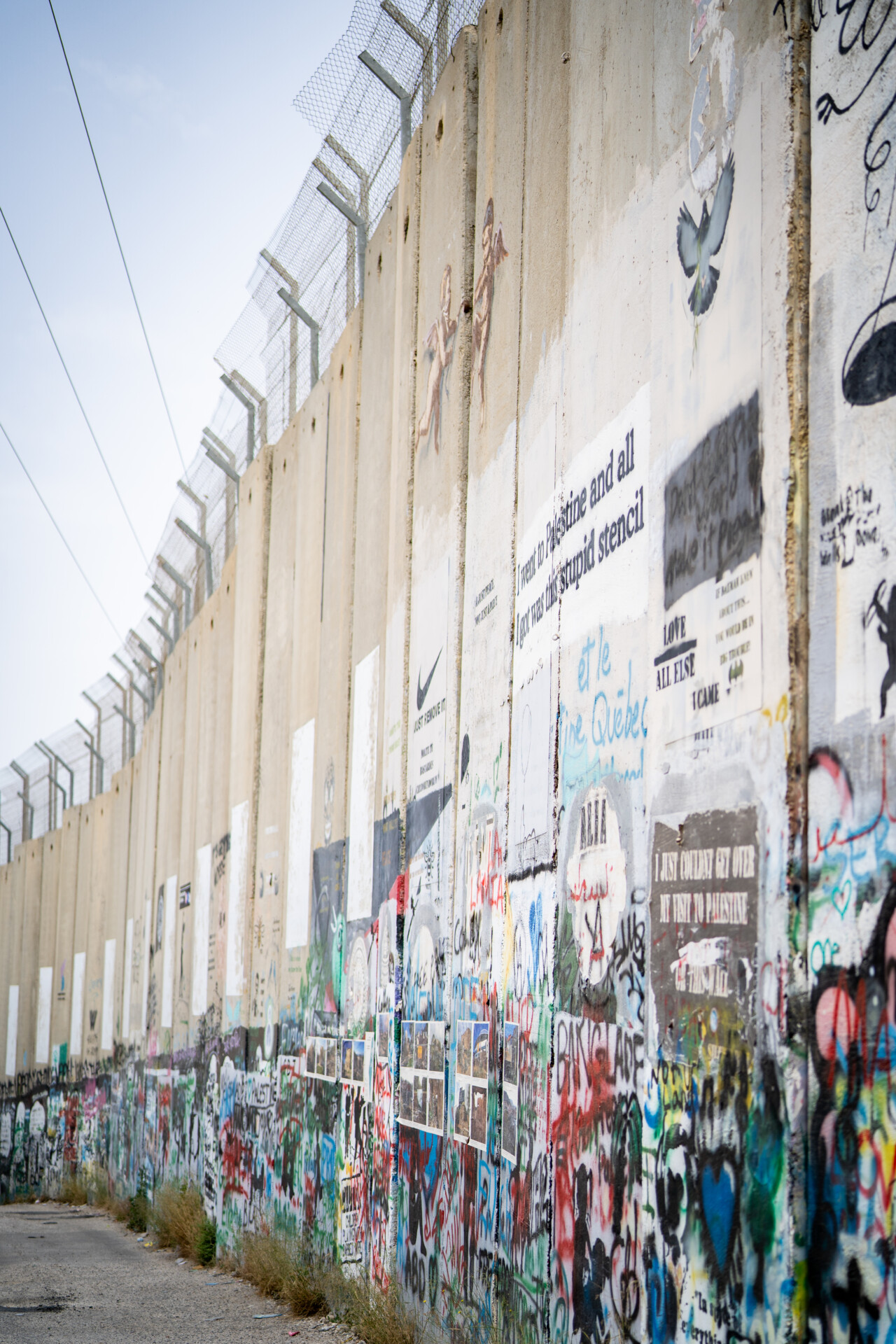 正規品 本物 Banksy バンクシー THE WALLED OFF HOTEL 正規品 本物