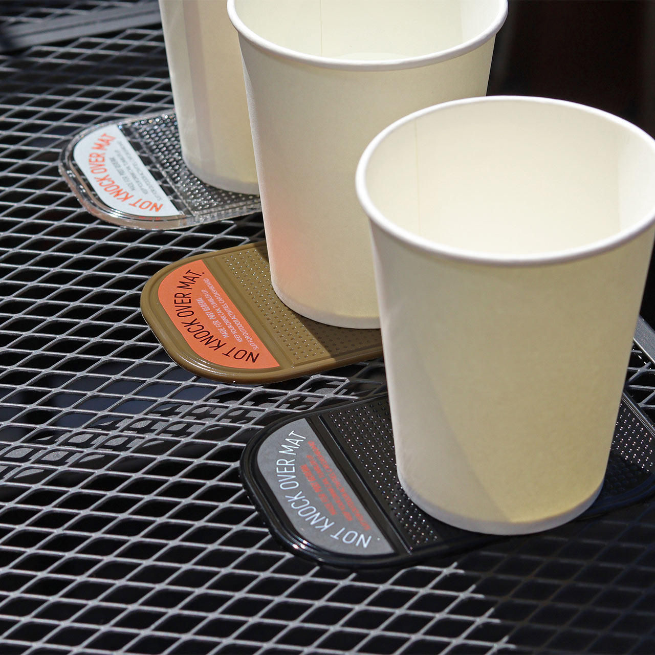 紙コップが飛ばない、倒れないマット（4pcsパック） – HATCH