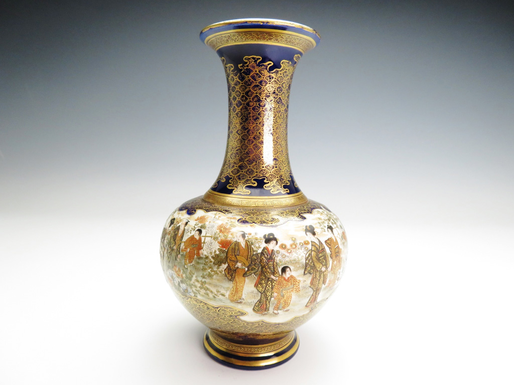 金色獅子の蓋付き陶器花瓶 金色獅子の蓋付き陶器花瓶 金色獅子