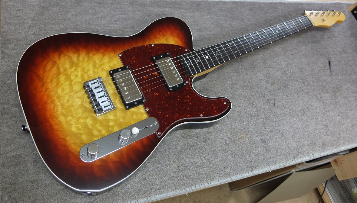 ホローボディのテレキャスタイプのサウンドチェック | Heavy Gauge Guitars