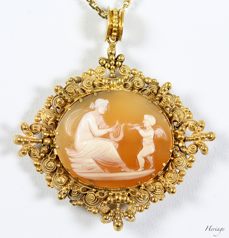 ジョージアンのカンティーユのフレーム付きのヴィーナスとキューピッド