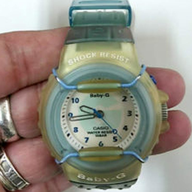 ギブソン社のフライングVの腕時計 電池切れ ギブソン社のフライングVの