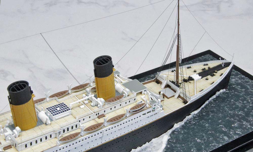 1/700客船「RMS タイタニック」完成写真 – 艦船模型製作代行モデル