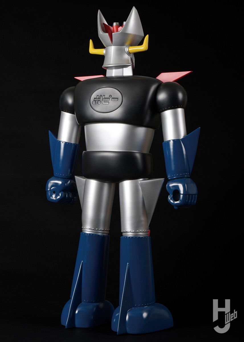 ジャンボソフビ「ジャンボグレートマジンガー」が全高105cmのボディで