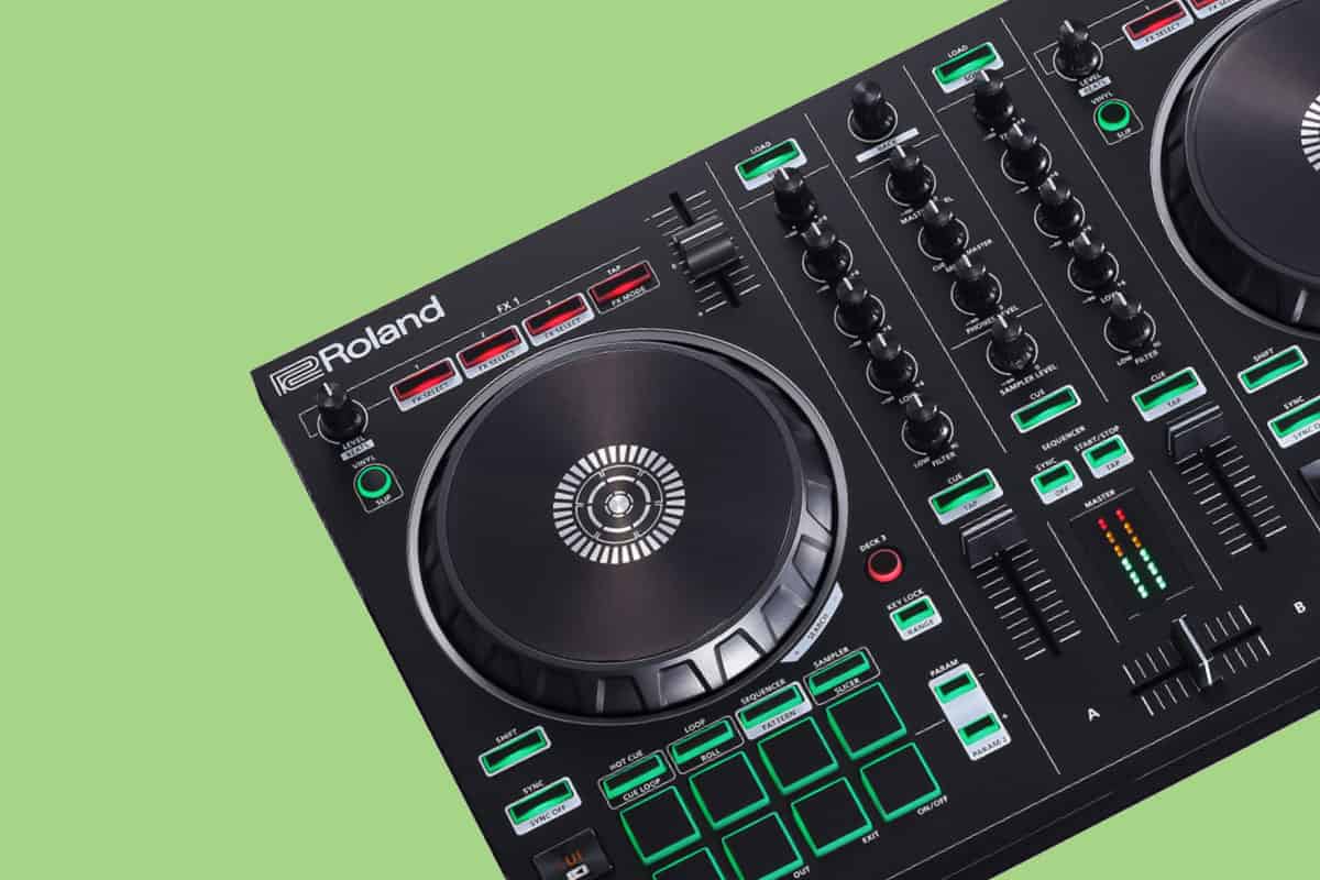 Roland DJ-202 DJコントローラー Amazon.com: Roland DJ-202 DJ