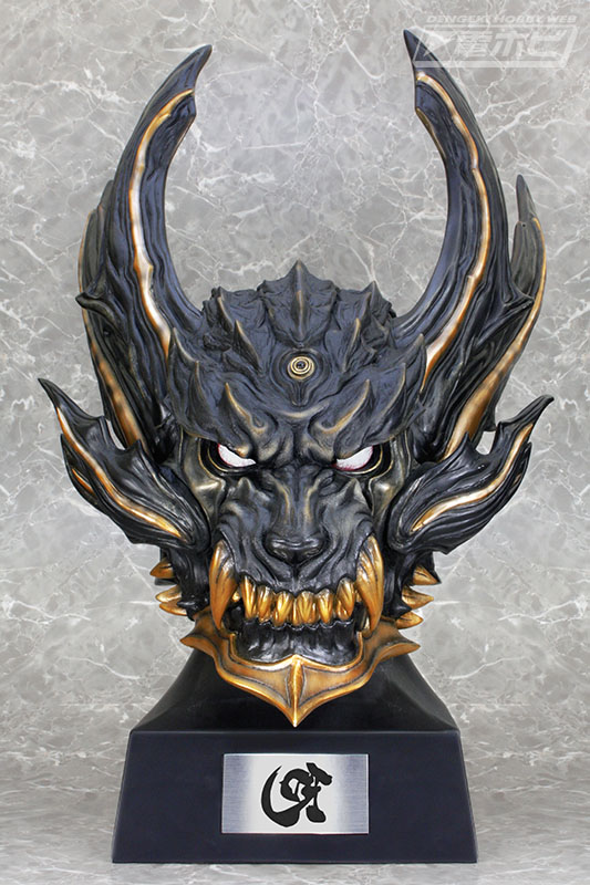 牙狼＜GARO＞』の実寸大ヘッドモデルに暗黒騎士キバと黄金騎士3種が