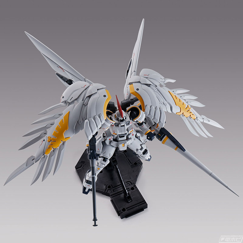 ガンダムW』オリジナル装備「ウイングバインダー」を装備した