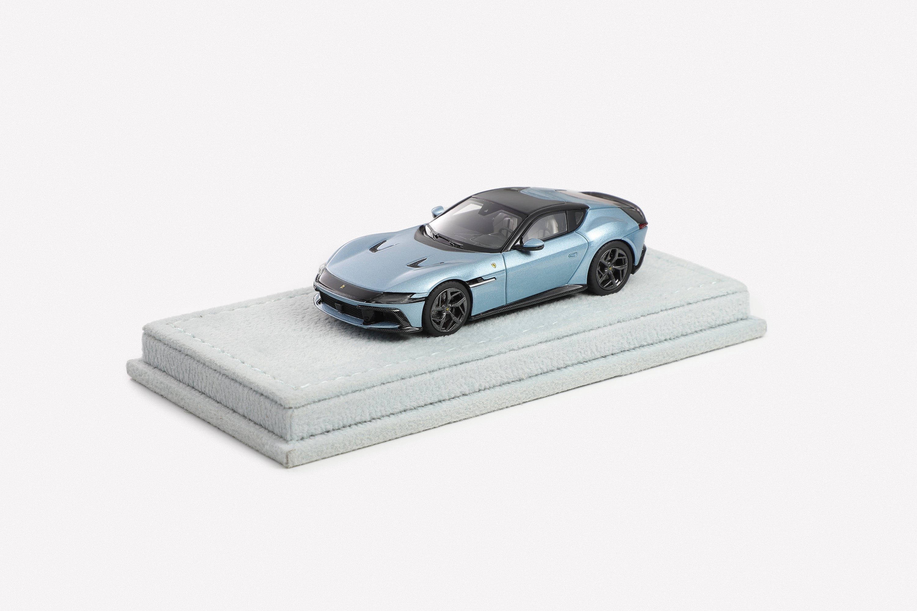 Preorder] Zadie Model 1:64 Ferrari 12 Cilindri (2 Colours