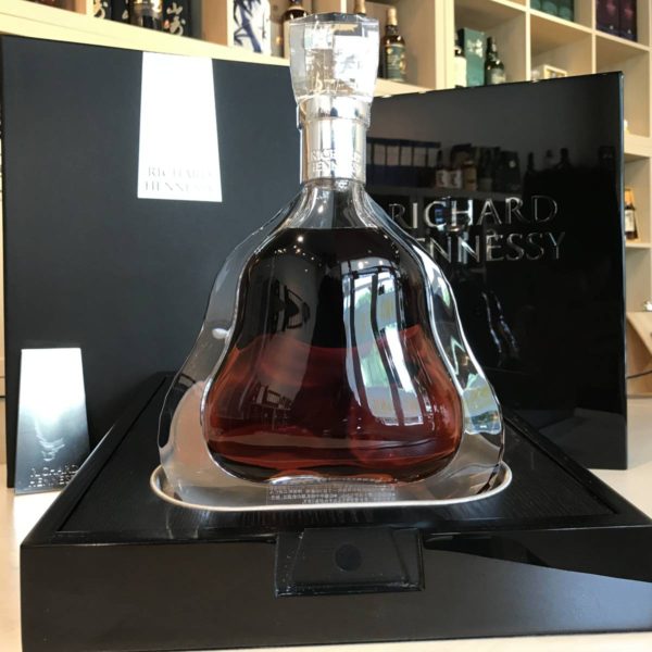 リシャールヘネシー 新品未開栓 ホスト ヘネシーとは？人気の理由