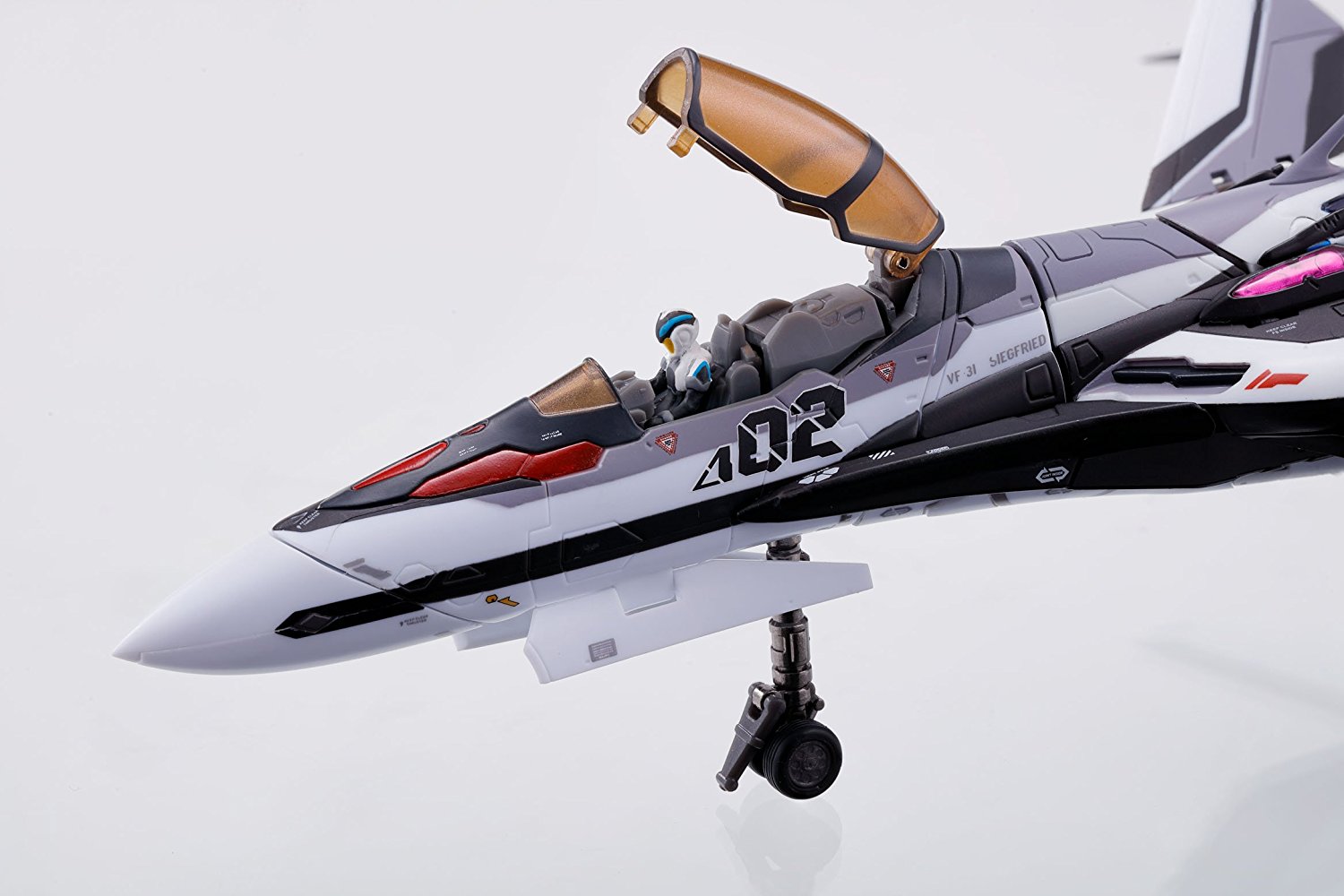 DX超合金 VF-31Fジークフリード（メッサー・イーレフェルト機