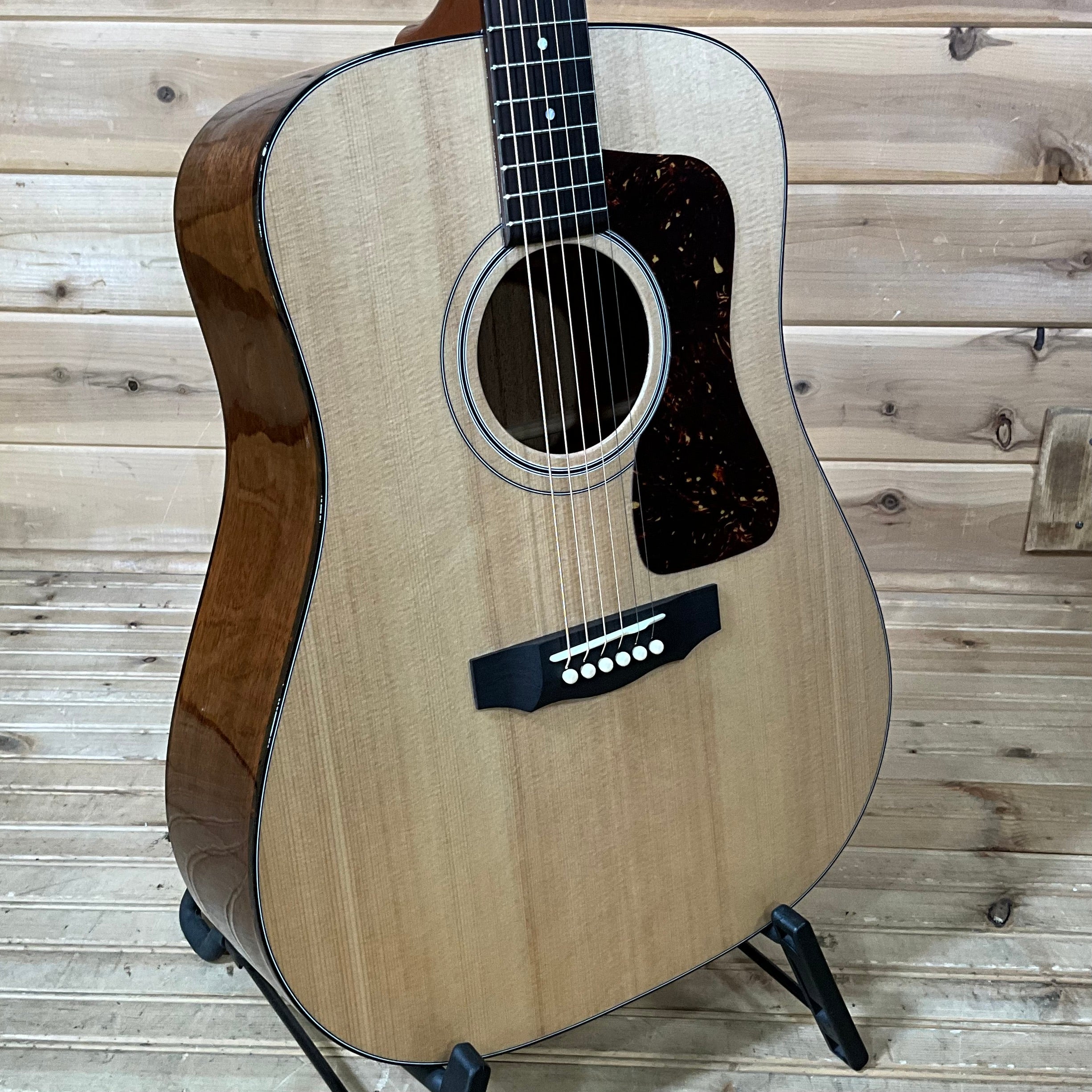 Guild D-40 Traditional Acoustic Guitar - Natural - Huber Breese Music