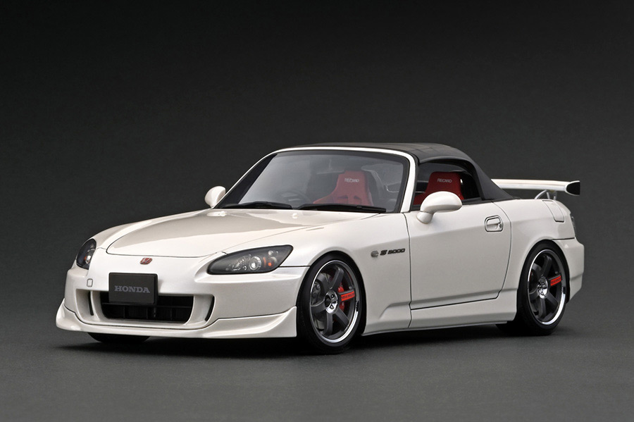 IG2588 1/18 Honda S2000 (AP2) Pearl White With Engine | LINE UP