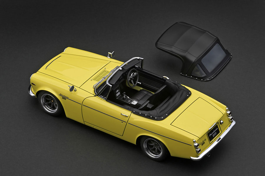 IG2714 1/18 DATSUN Fairlady 2000 (SR311) Yellow With Engine | LINE