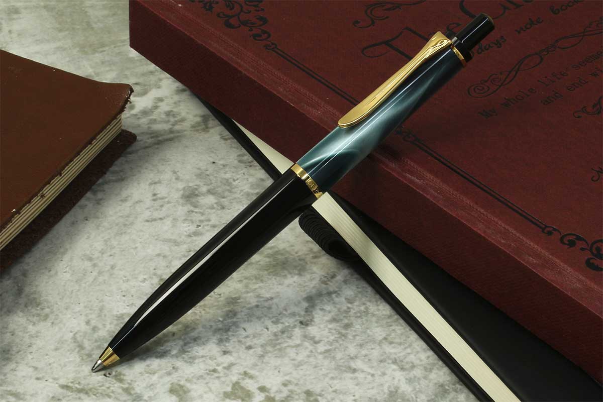 ペリカン（Pelikan） ボールペンクラシック K200 マーブルグリーン