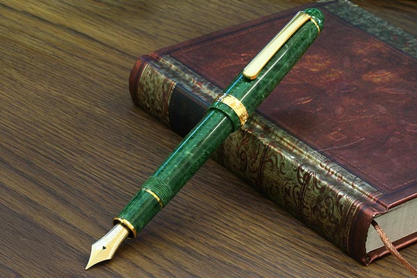 プラチナ萬年筆(PLATINUM) 万年筆#3776 セルロイド #45 エメラルド PTB