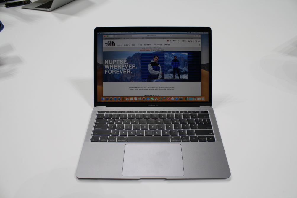Hands On With the 2018 Apple MacBook Air | PCMag