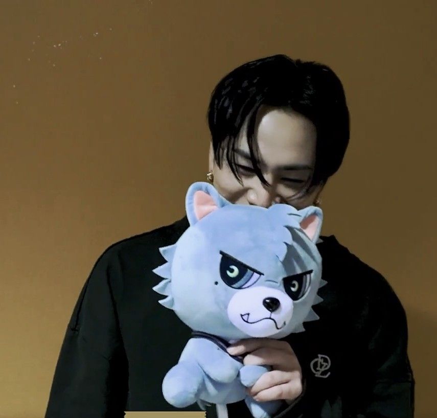 ØMI ANSWER キャラクターぬいぐるみ ルーヴくん 登坂広臣 Amazon.co.jp