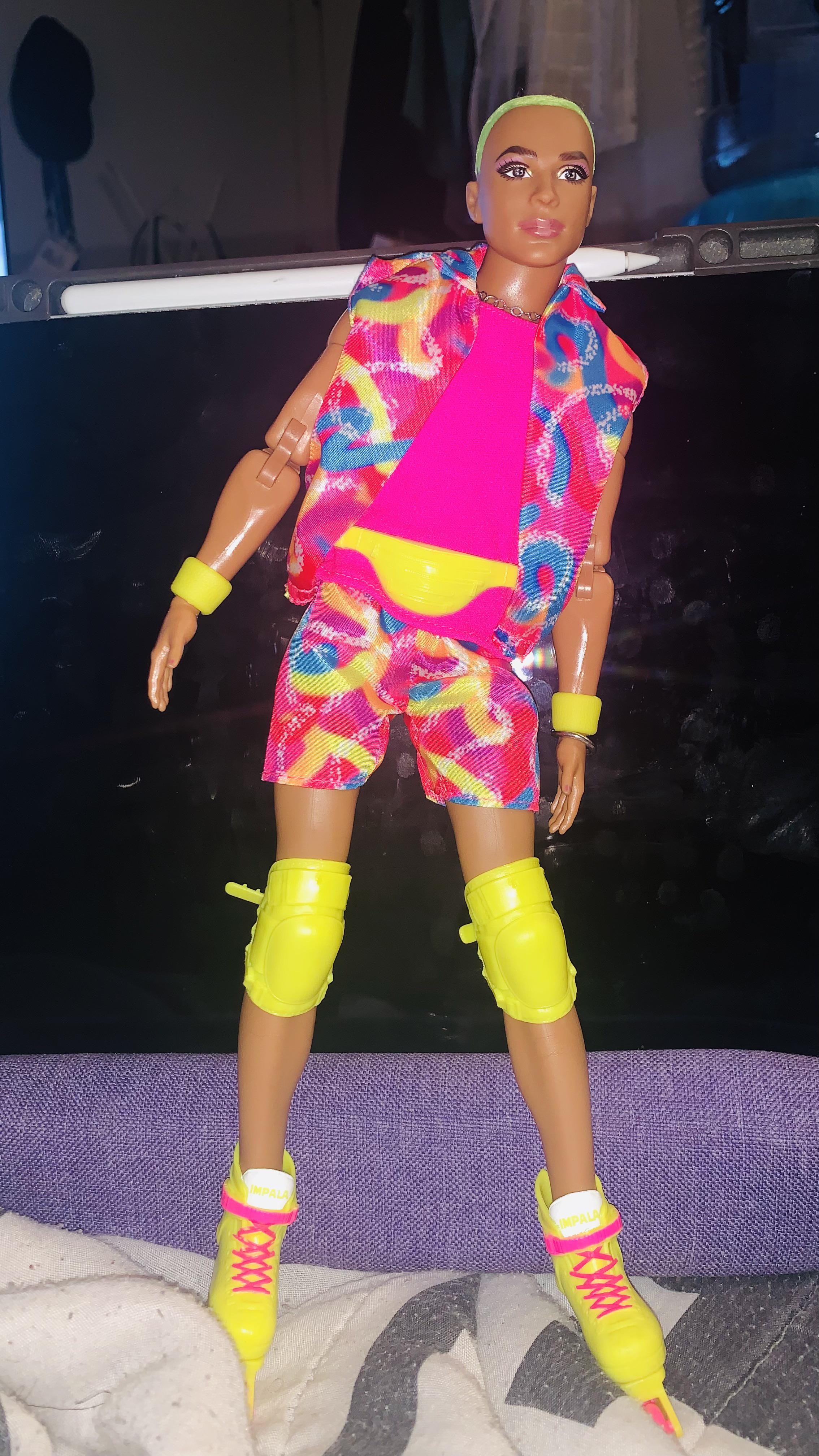 世界ってマジでクソだけど、うちのバービーはいつも安定してそばにいて