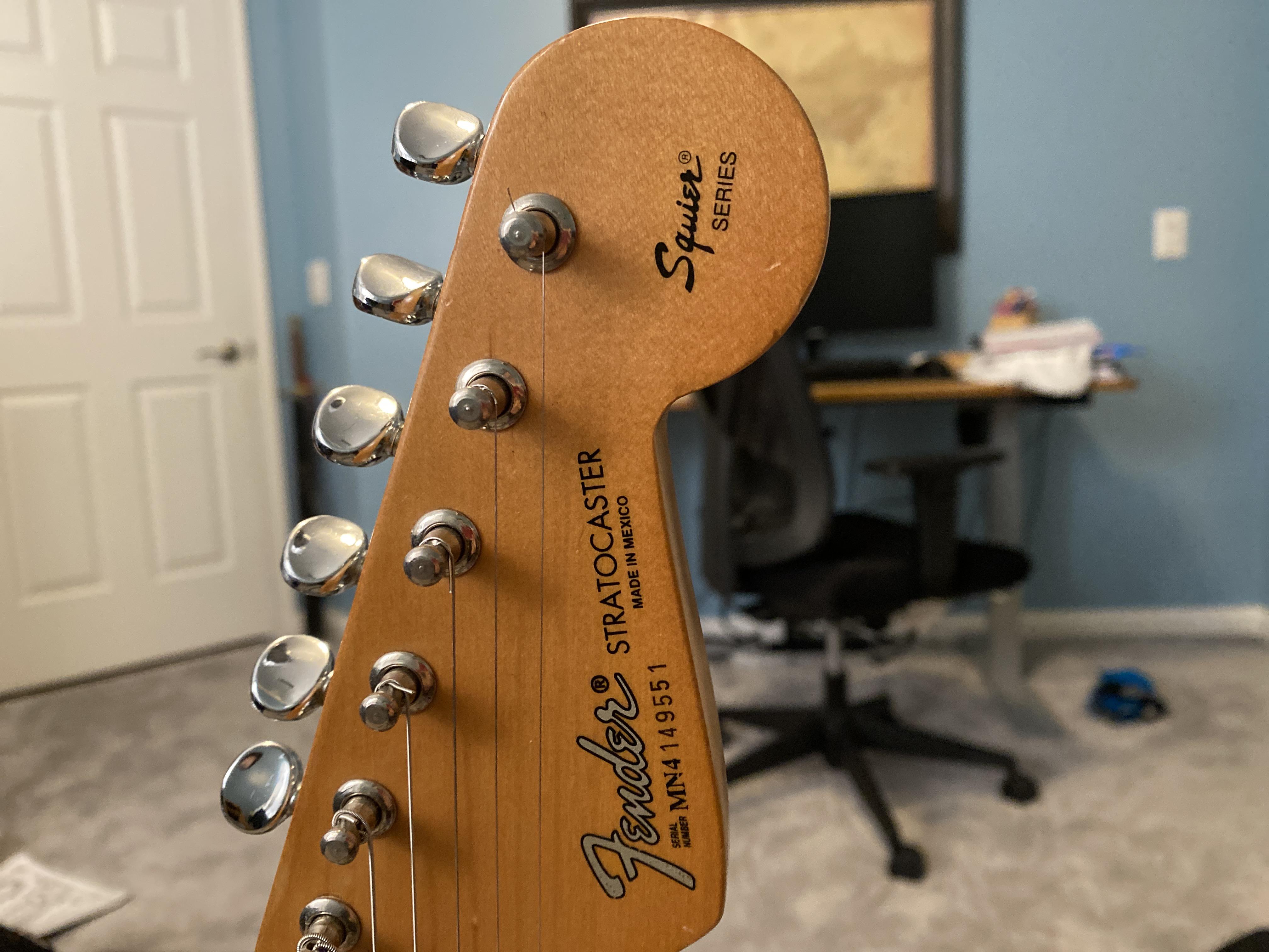 フェンダー メキシコ ストラトキャスター スクワイアシリーズ ギター