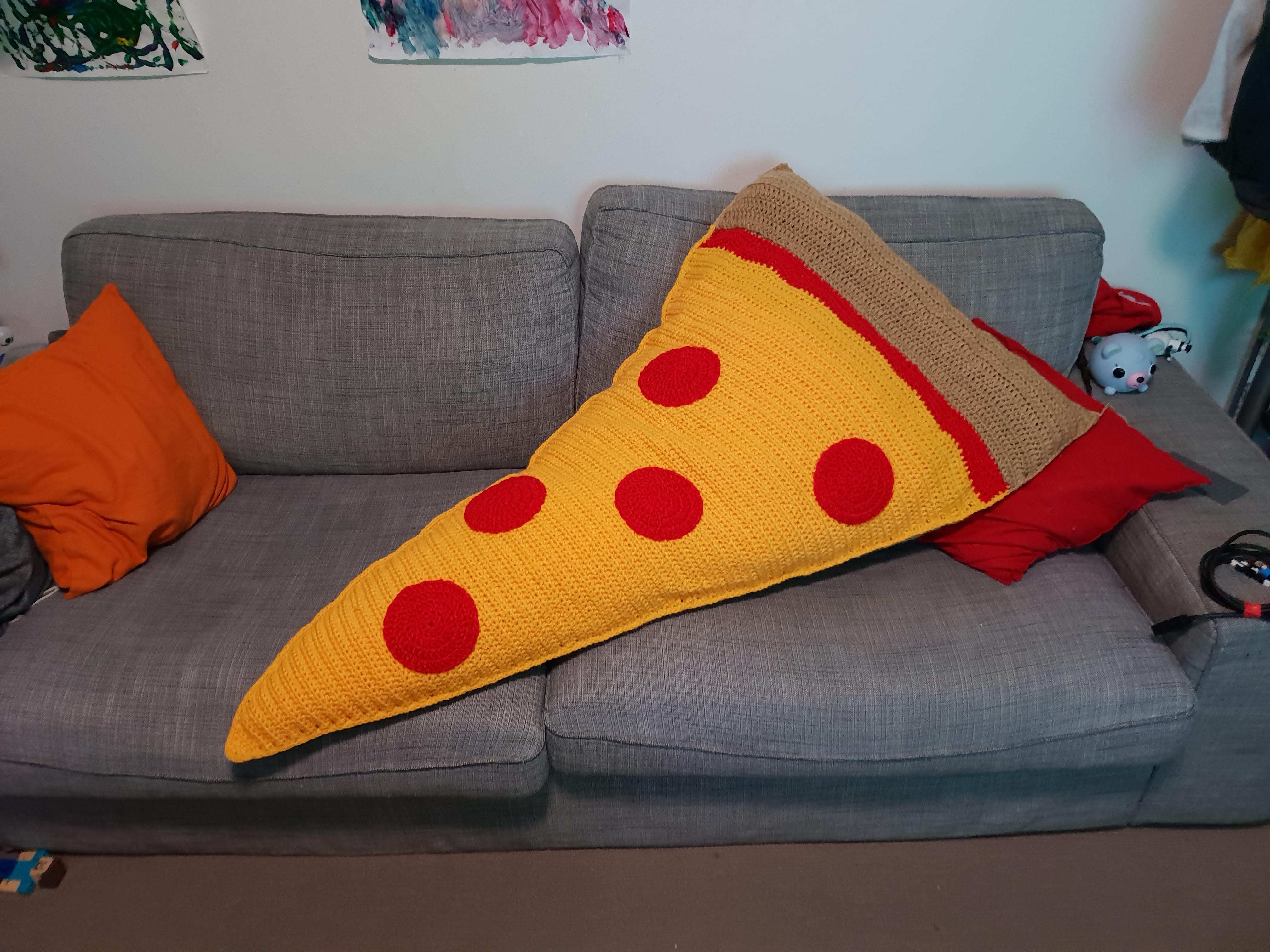 Just a big ol' pizza pillow I made : r/crochet