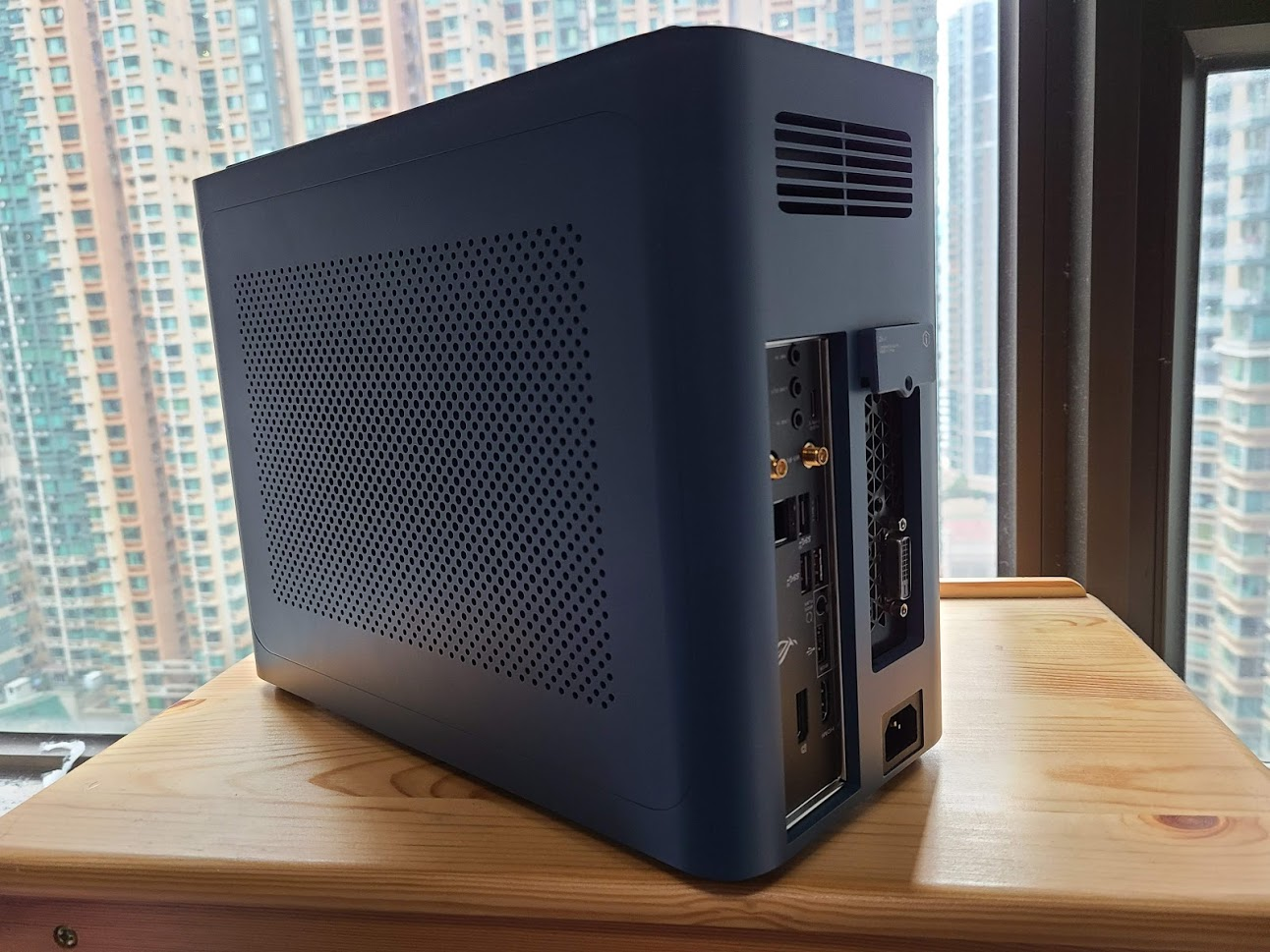 My ZX-1 Build is Complete! Details in Comments : r/sffpc