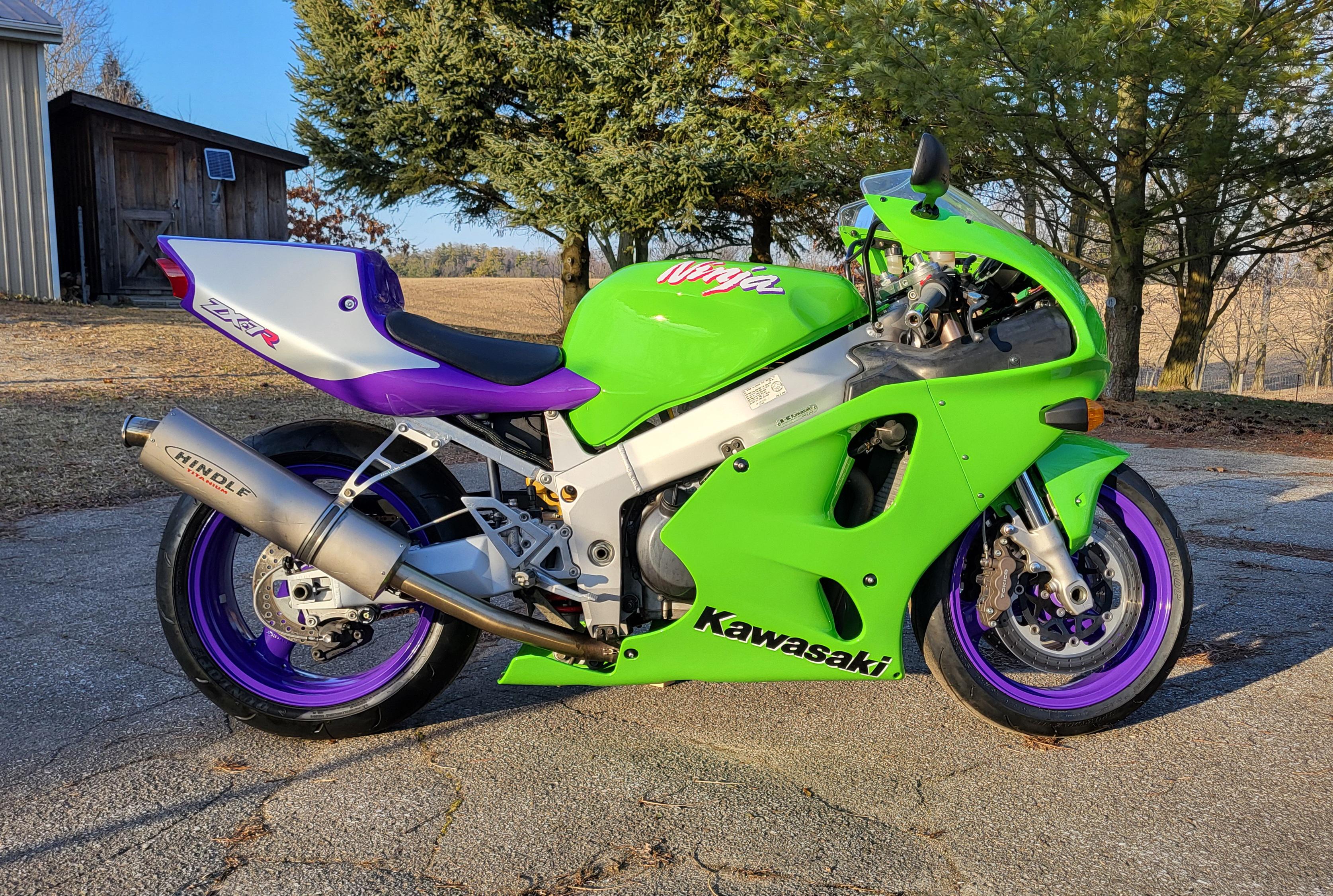 予備のパーツから作った97年式のZX-7R : r/Kawasaki
