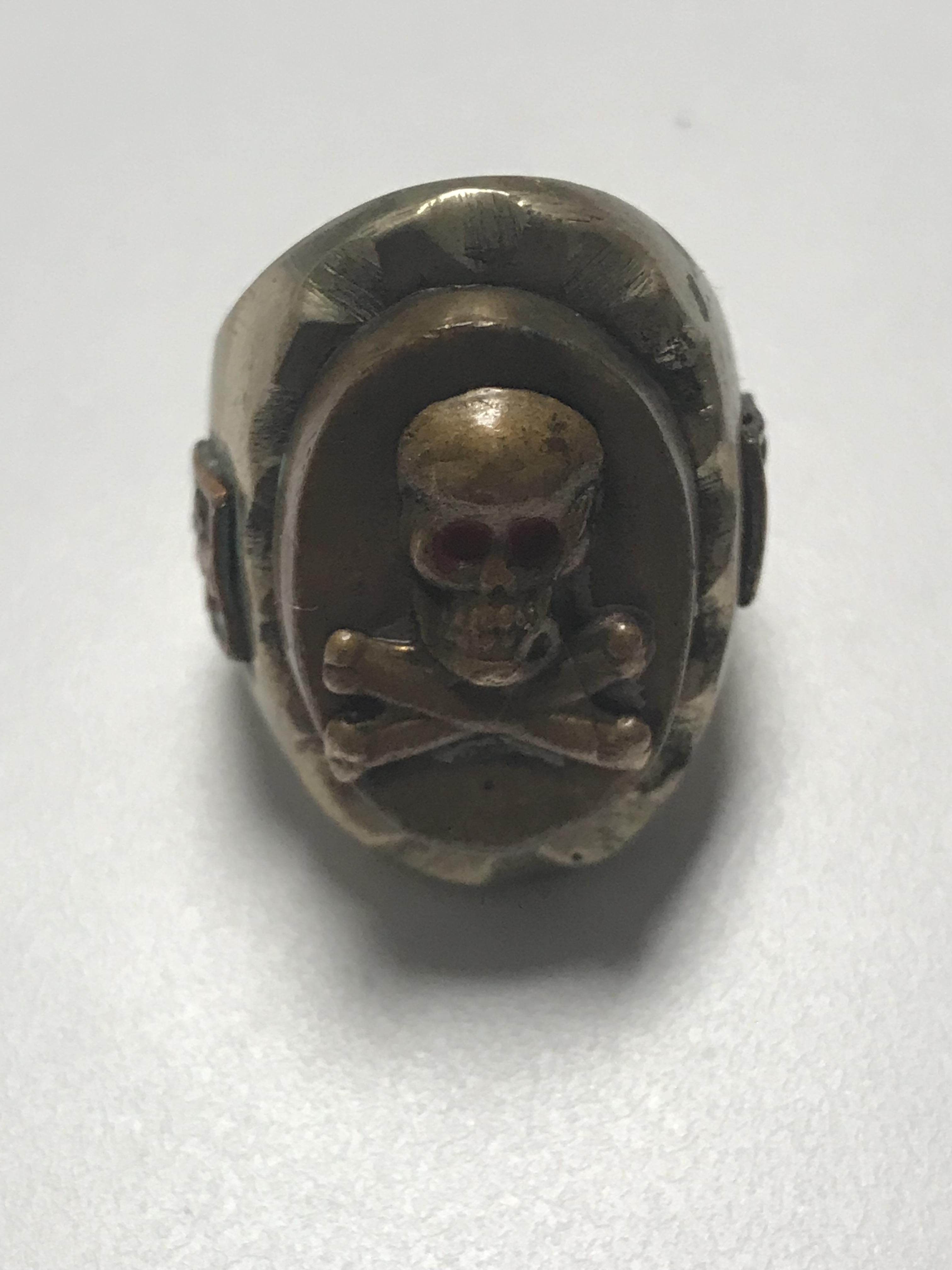 Grandpas old ring from 40s. : r/whatisthisthing